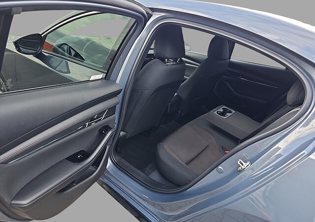 Mazda 3 - Kolor Polymetal Gray, zdjęcie 13