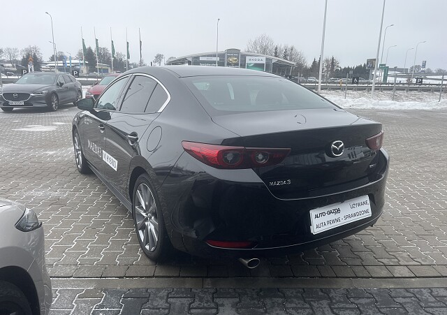 Mazda 3 - Kolor Czarny, zdjęcie 4