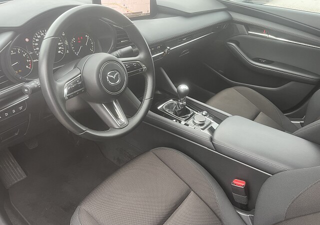 Mazda 3 - Kolor Czarny, zdjęcie 9