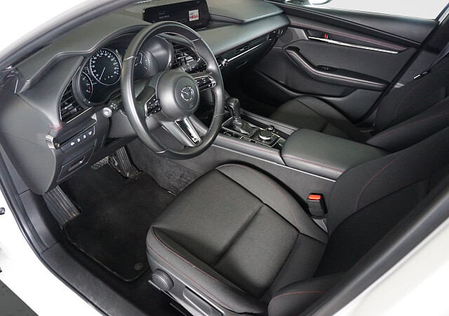 Mazda 3 - Kolor Snowflake White Pearl, zdjęcie 7