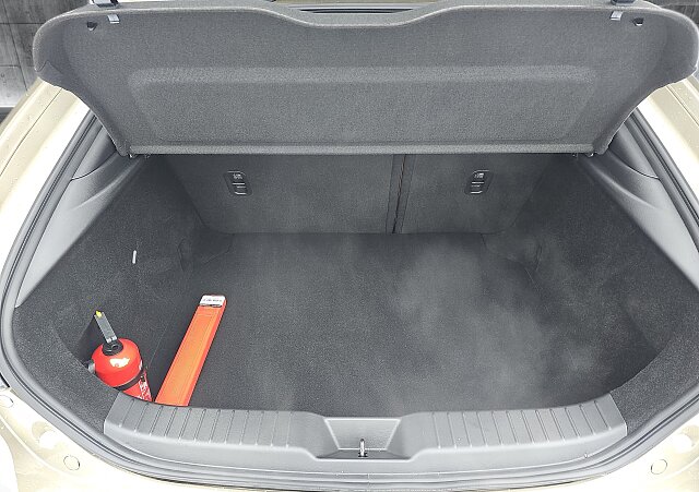 Mazda 3 - Kolor Zircon Sand Metalic, zdjęcie 22