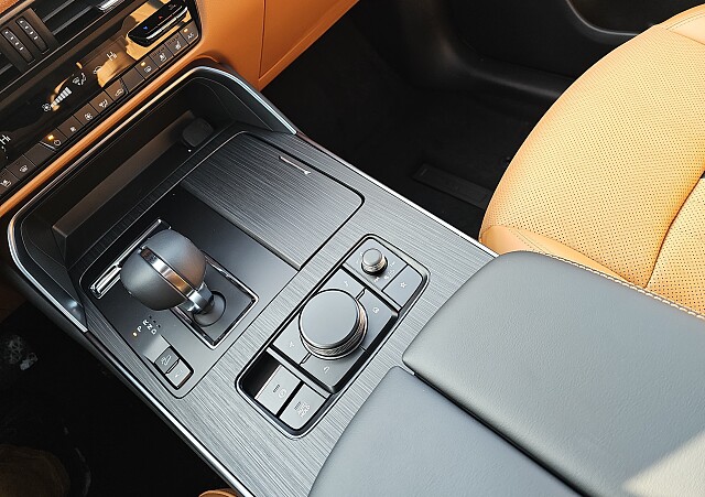 Mazda CX-60 - Kolor Machine Gray, zdjęcie 18