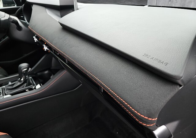 Mazda 3 - Kolor Zircon Sand Metalic, zdjęcie 20