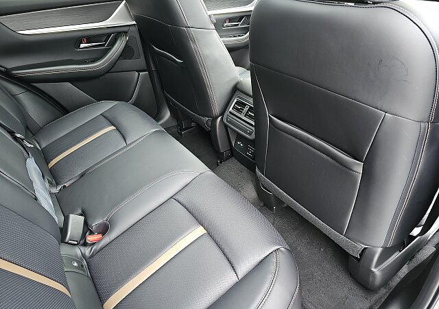 Mazda CX-60 - Kolor Machine Gray, zdjęcie 21