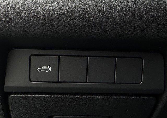 Mazda CX-30 - Kolor Snowflake White Pearl, zdjęcie 18