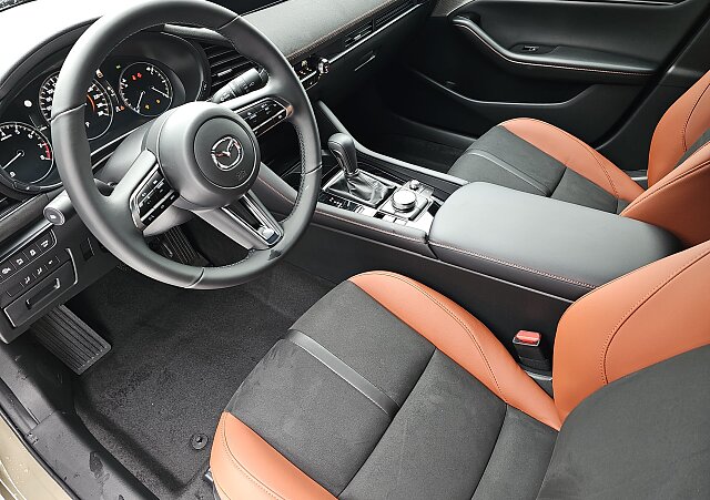 Mazda 3 - Kolor Zircon Sand Metalic, zdjęcie 11