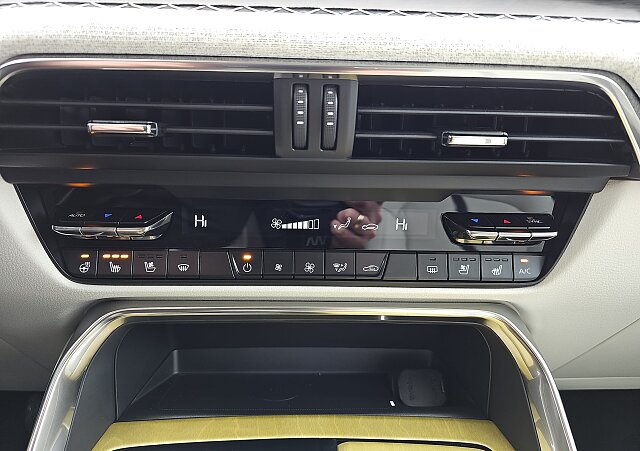 Mazda CX-60 - Kolor Jet Black, zdjęcie 12