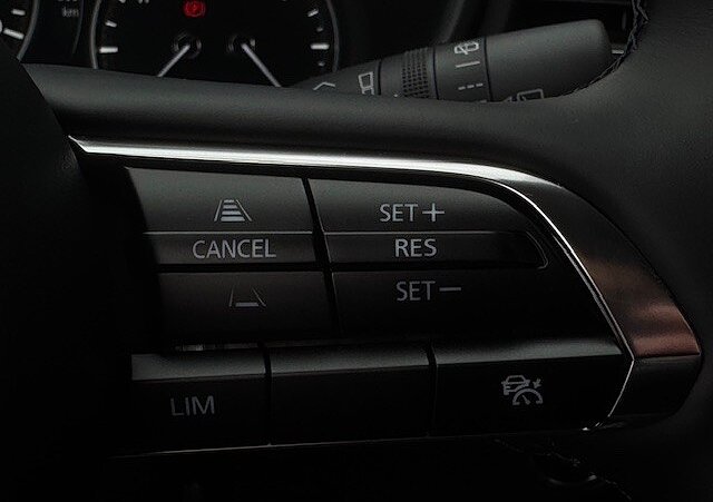 Mazda CX-30 - Kolor Snowflake White Pearl, zdjęcie 16