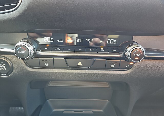 Mazda CX-30 - Kolor Soul Red Crystal, zdjęcie 10