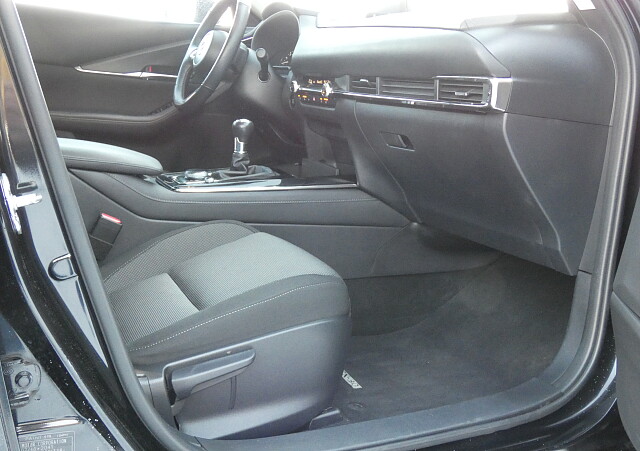 Mazda CX-30 - Kolor Jet Black, zdjęcie 9