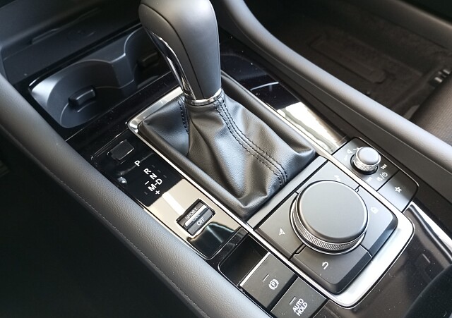 Mazda 3 - Kolor Platinum Quartz, zdjęcie 8