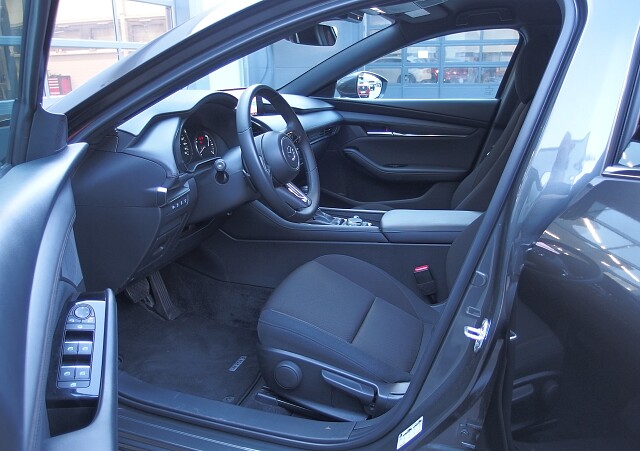 Mazda 3 - Kolor Machine Gray, zdjęcie 10