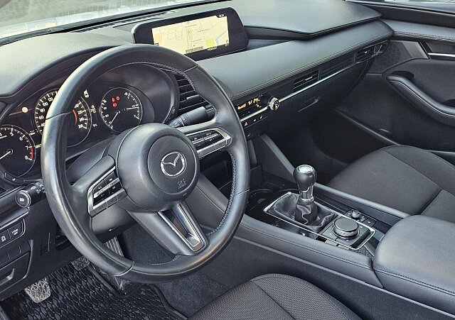 Mazda 3 - Kolor Snowflake White Pearl, zdjęcie 10