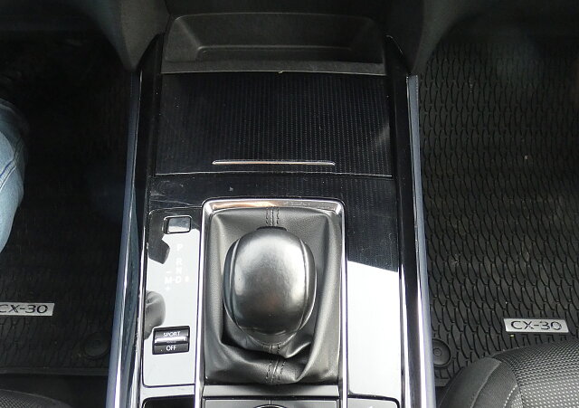 Mazda CX-30 - Kolor Soul Red Crystal, zdjęcie 12