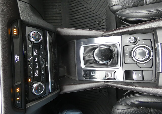 Mazda 6 - Kolor Snowflake White Pearl, zdjęcie 10