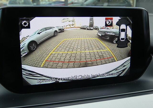 Mazda 6 - Kolor Snowflake White Pearl, zdjęcie 9