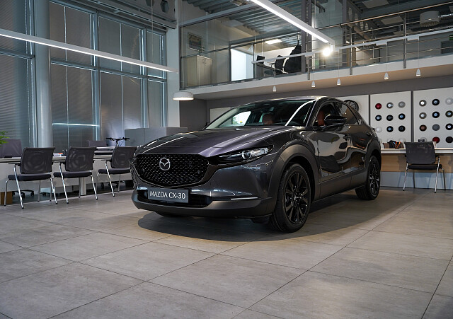 Mazda CX-30 - Kolor Machine Gray, zdjęcie 2