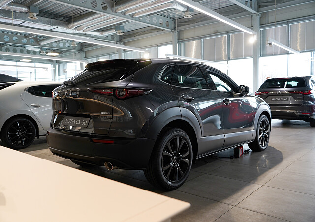 Mazda CX-30 - Kolor Machine Gray, zdjęcie 4
