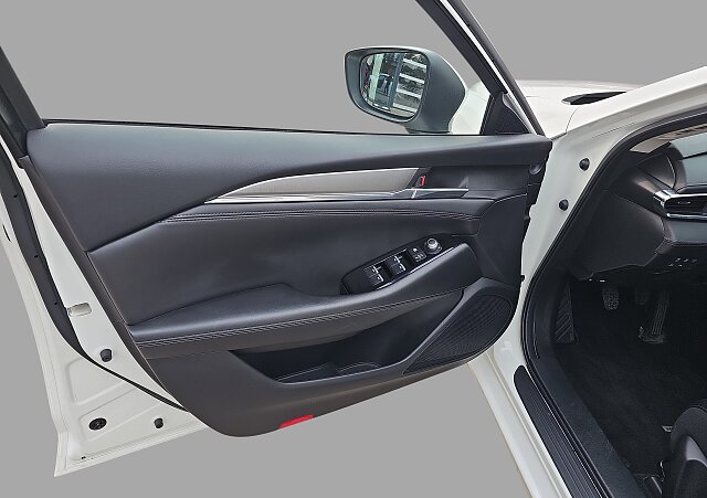 Mazda 6 - Kolor Snowflake White Pearl, zdjęcie 14