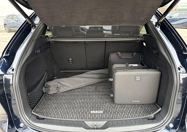 Mazda CX-60 - Kolor Deep Crystal Blue, zdjęcie 22