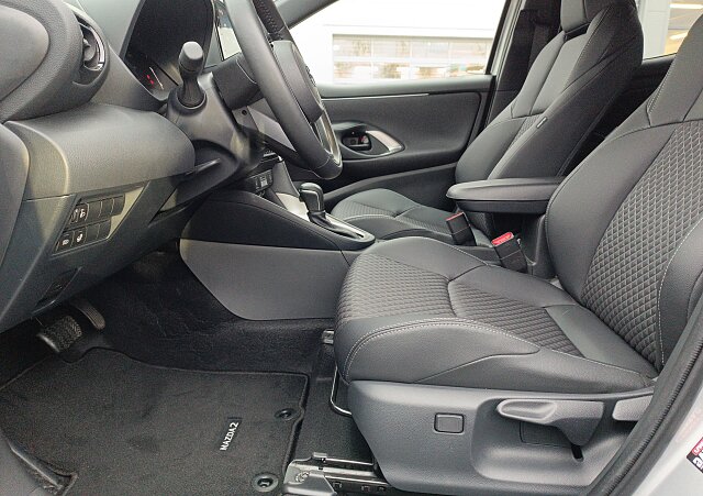 Mazda 2 - Kolor Stormy Silver, zdjęcie 6