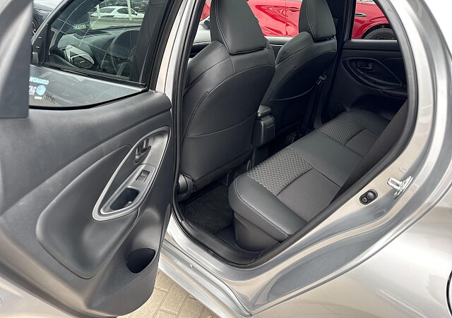 Mazda 2 - Kolor Stormy Silver, zdjęcie 17