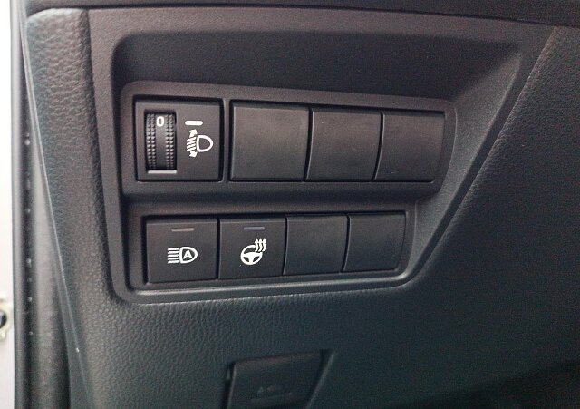 Mazda 2 - Kolor Stormy Silver, zdjęcie 15