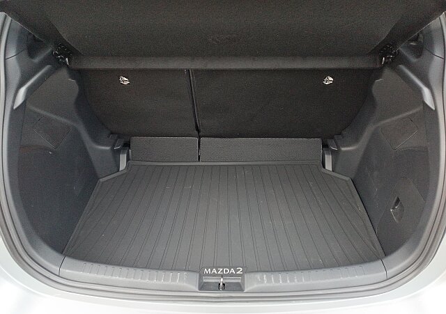 Mazda 2 - Kolor Stormy Silver, zdjęcie 18