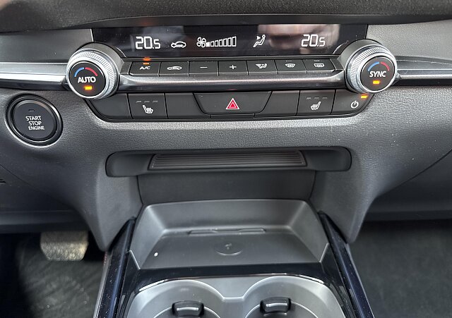 Mazda CX-30 - Kolor Snowflake White Pearl, zdjęcie 13