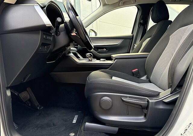 Mazda CX-60 - Kolor Rhodium White, zdjęcie 6