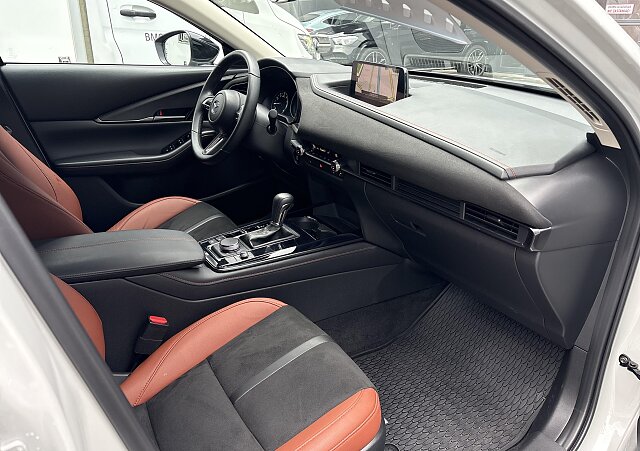 Mazda CX-30 - Kolor Ceramic Metalic, zdjęcie 14