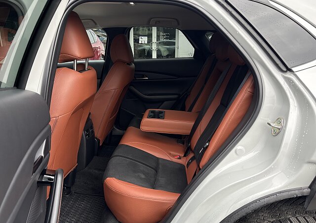 Mazda CX-30 - Kolor Ceramic Metalic, zdjęcie 6