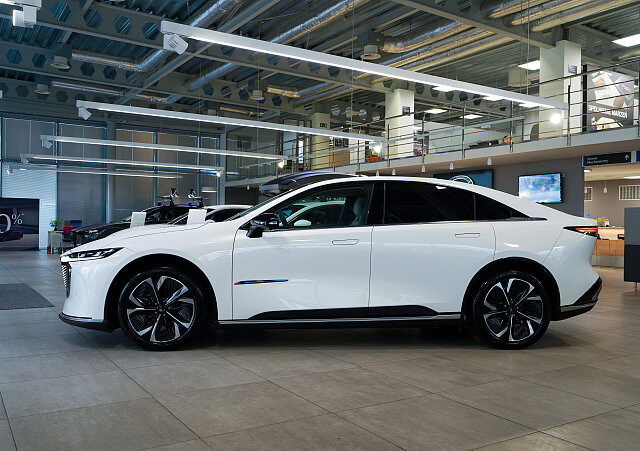 Mazda 6e - Kolor Biały, zdjęcie 3