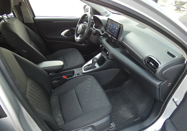 Mazda 2 Hybrid - Kolor Stormy Silver, zdjęcie 9