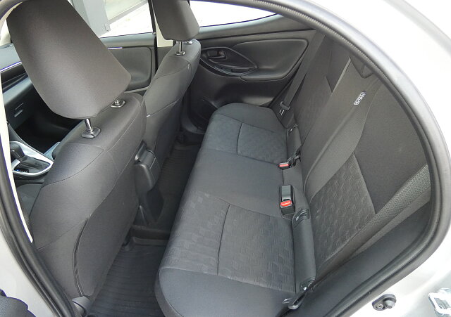 Mazda 2 Hybrid - Kolor Stormy Silver, zdjęcie 7