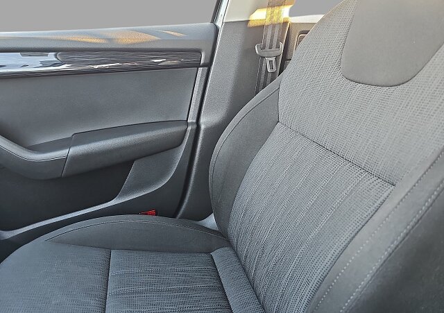 Skoda Octavia - Kolor Inny kolor, zdjęcie 15