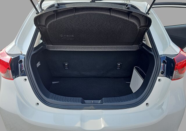 Mazda 2 - Kolor Biały, zdjęcie 20