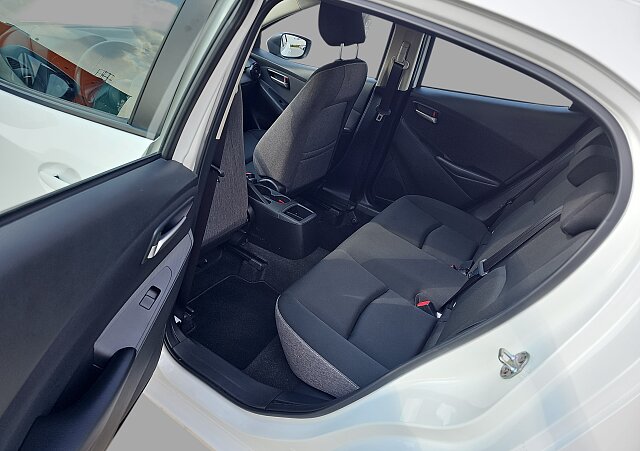 Mazda 2 - Kolor Biały, zdjęcie 13