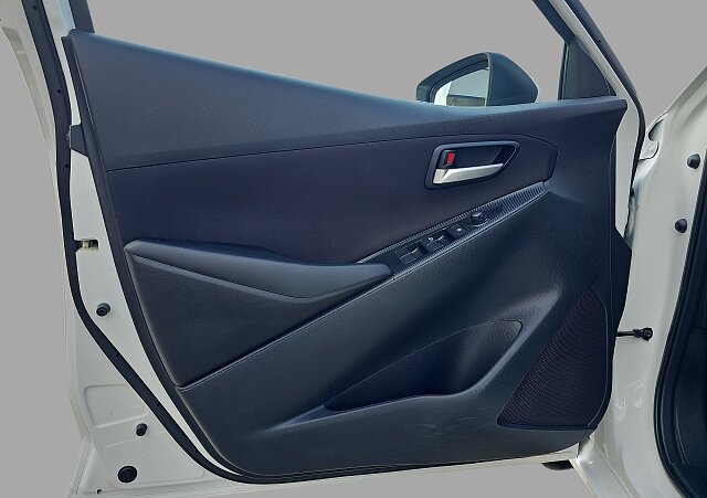 Mazda 2 - Kolor Biały, zdjęcie 17