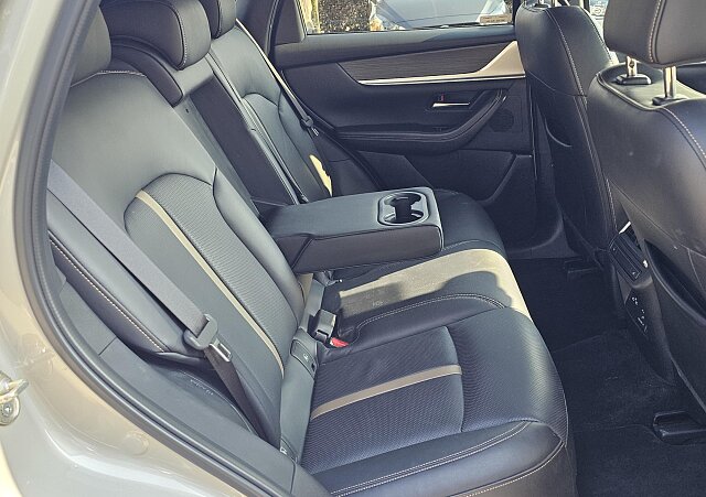 Mazda CX-60 - Kolor Platinum Quartz, zdjęcie 12