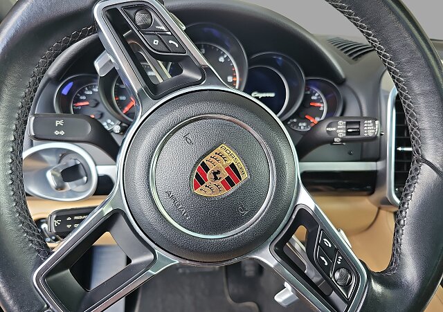 Porsche Cayenne - Kolor Czarny, zdjęcie 23