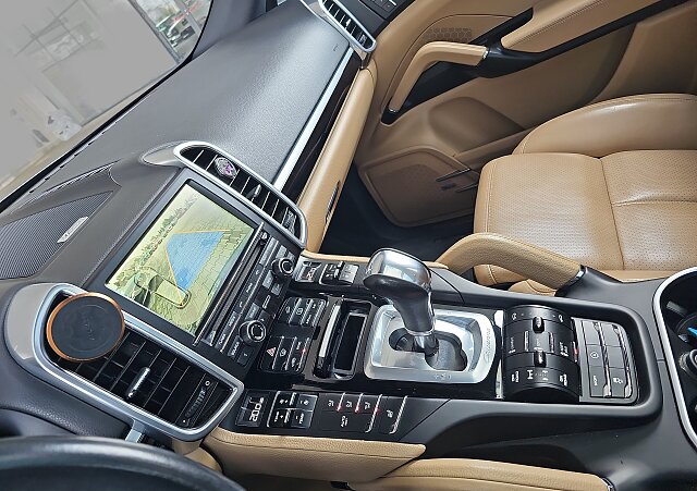 Porsche Cayenne - Kolor Czarny, zdjęcie 21