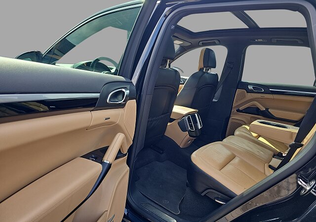Porsche Cayenne - Kolor Czarny, zdjęcie 17