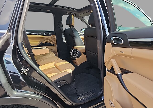 Porsche Cayenne - Kolor Czarny, zdjęcie 8