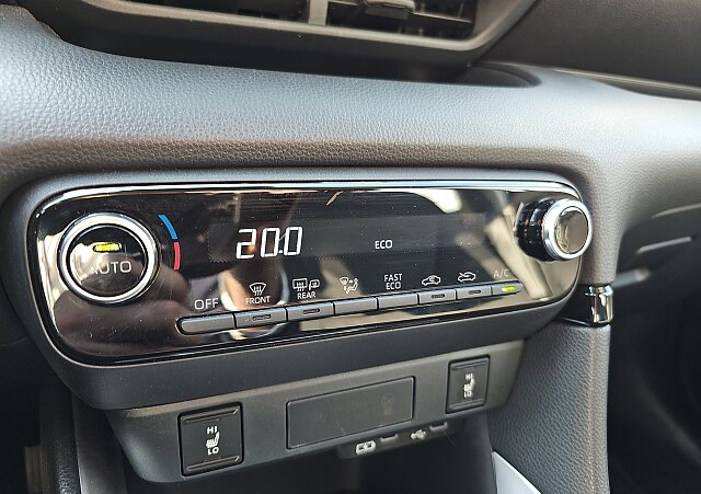 Mazda 2 Hybrid - Kolor Stormy Silver, zdjęcie 16