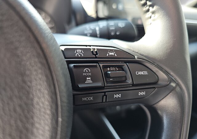 Mazda 2 Hybrid - Kolor Stormy Silver, zdjęcie 18