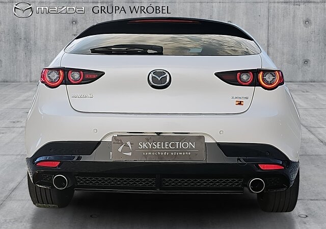 Mazda 3 - Kolor Snowflake White Pearl, zdjęcie 6