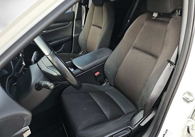 Mazda 3 - Kolor Snowflake White Pearl, zdjęcie 20