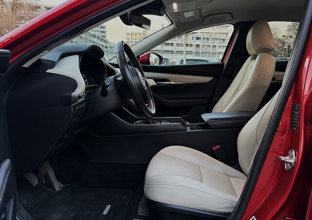 Mazda 3 - Kolor Czerwony, zdjęcie 3