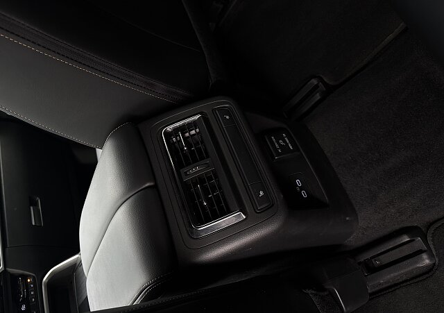 Mazda CX-60 - Kolor Platinum Quartz, zdjęcie 32